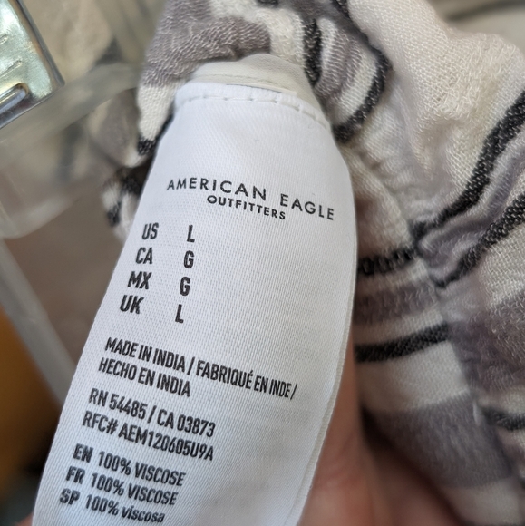 American Eagle paper bag high waisted shorts - Picture 8 of 8